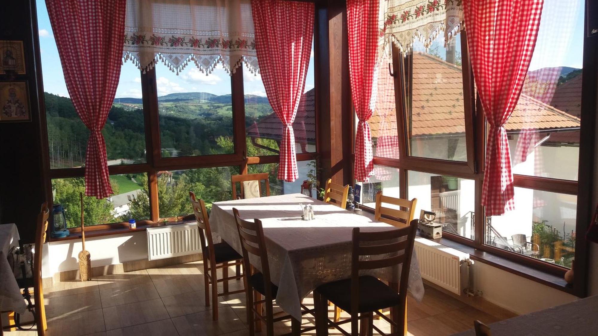 Etno Selo Lelic Acomodação com café da manhã Valjevo Exterior foto